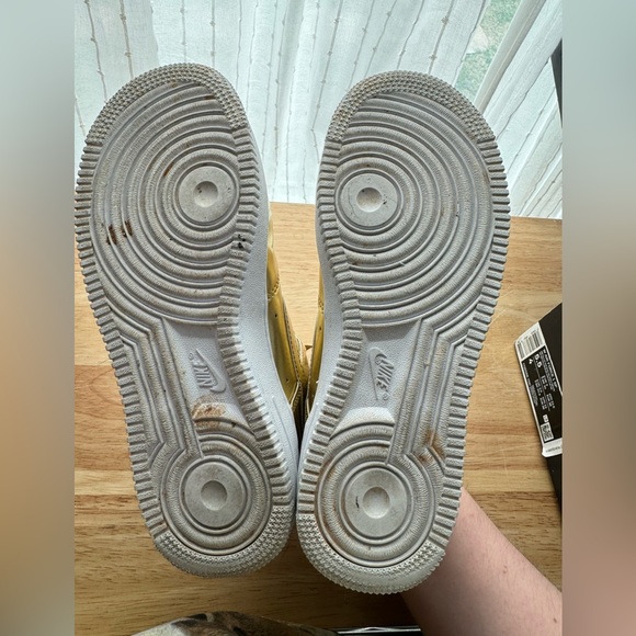 ✨Nike Air Force 1 Metallic Gold✨ - Picture 8 of 15